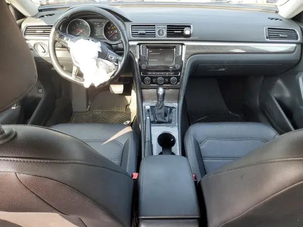 1VWGT7A39HC073656 2017 VOLKSWAGEN PASSAT - Image 8