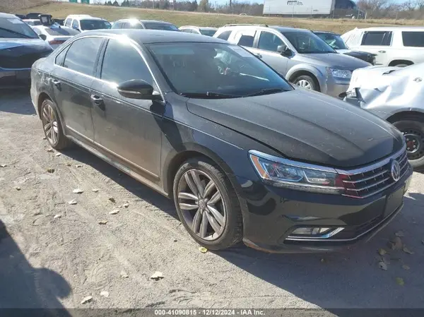 1VWGT7A39HC078100 2017 VOLKSWAGEN PASSAT - Image 1
