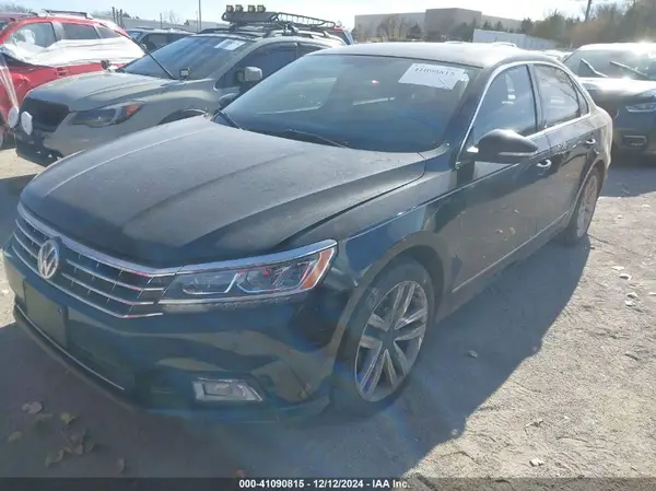 1VWGT7A39HC078100 2017 VOLKSWAGEN PASSAT - Image 2