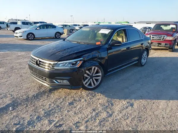 1VWGT7A3XHC008248 2017 VOLKSWAGEN PASSAT - Image 2