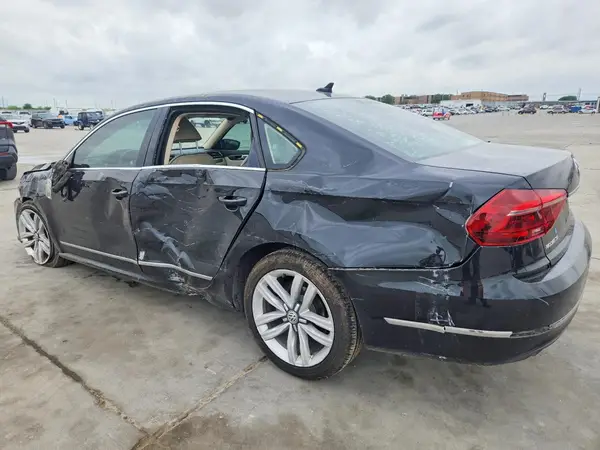 1VWGT7A3XHC013272 2017 VOLKSWAGEN PASSAT - Image 2