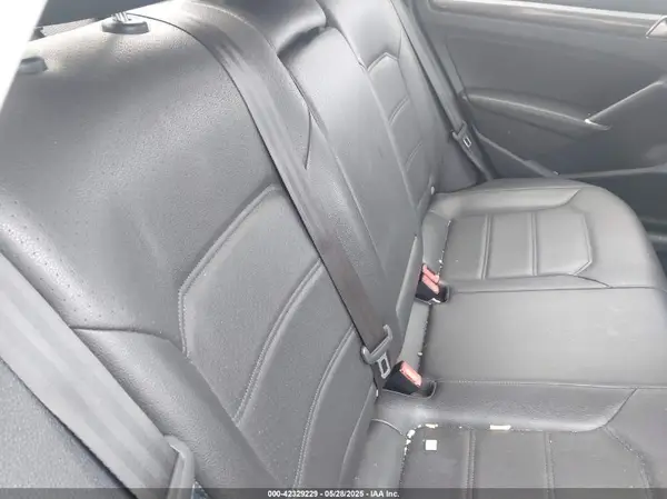 1VWGT7A3XHC021212 2017 VOLKSWAGEN PASSAT - Image 8