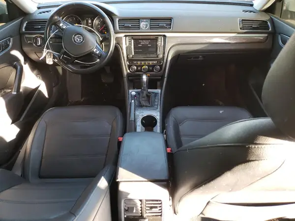 1VWGT7A3XHC024398 2017 VOLKSWAGEN PASSAT - Image 8