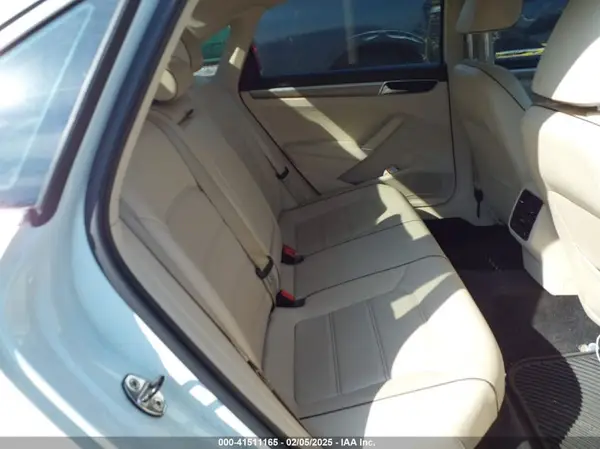 1VWGT7A3XHC025051 2017 VOLKSWAGEN PASSAT - Image 8