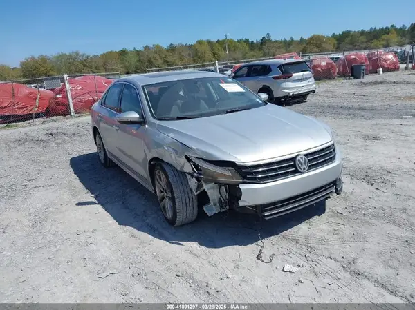 1VWGT7A3XHC025096 2017 VOLKSWAGEN PASSAT - Image 1