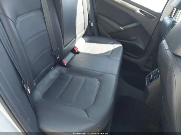 1VWGT7A3XHC025096 2017 VOLKSWAGEN PASSAT - Image 8