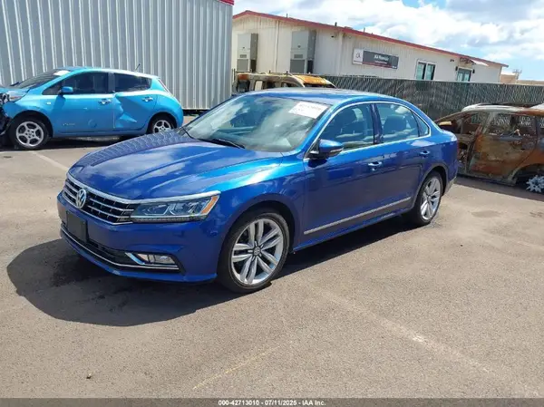 1VWGT7A3XHC028015 2017 VOLKSWAGEN PASSAT - Image 2