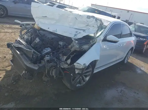 1VWGT7A3XHC029679 2017 VOLKSWAGEN PASSAT - Image 2