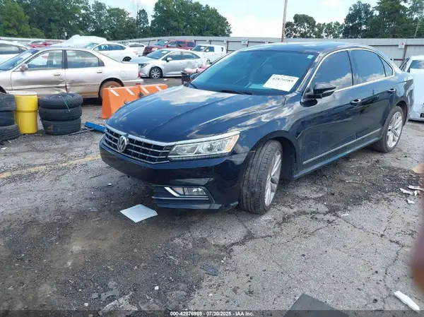 1VWGT7A3XHC031223 2017 VOLKSWAGEN PASSAT - Image 2
