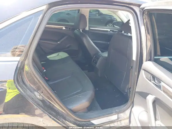 1VWGT7A3XHC031223 2017 VOLKSWAGEN PASSAT - Image 8