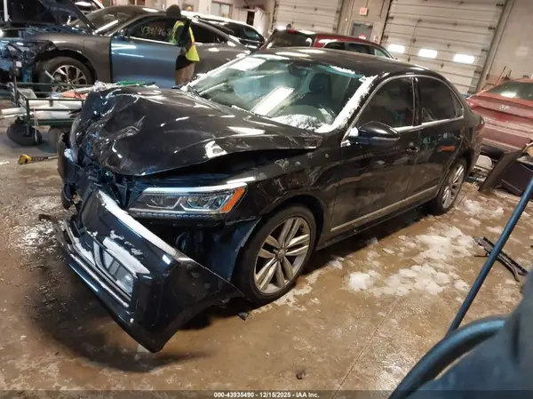 1VWGT7A3XHC031271 2017 VOLKSWAGEN PASSAT - Image 2