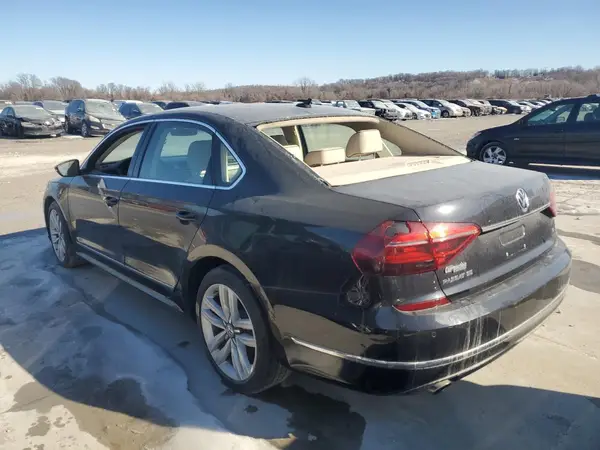1VWGT7A3XHC033604 2017 VOLKSWAGEN PASSAT - Image 2