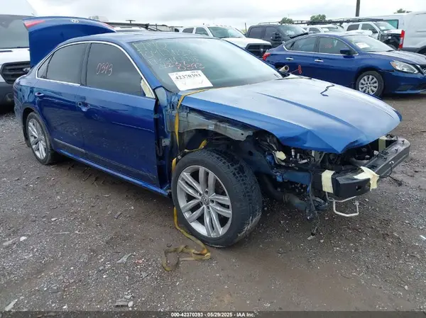 1VWGT7A3XHC038978 2017 VOLKSWAGEN PASSAT - Image 1