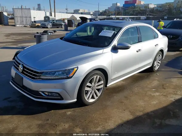 1VWGT7A3XHC047406 2017 VOLKSWAGEN PASSAT - Image 2