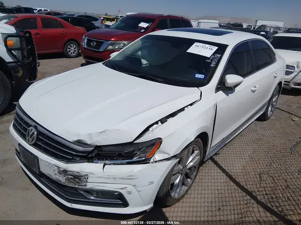 1VWGT7A3XHC048426 2017 VOLKSWAGEN PASSAT - Image 2