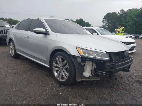 1VWGT7A3XHC049253 2017 VOLKSWAGEN PASSAT - Image 1