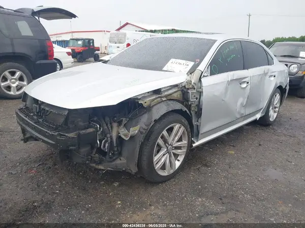 1VWGT7A3XHC049253 2017 VOLKSWAGEN PASSAT - Image 2