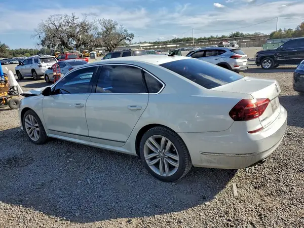 1VWGT7A3XHC058003 2017 VOLKSWAGEN PASSAT - Image 2