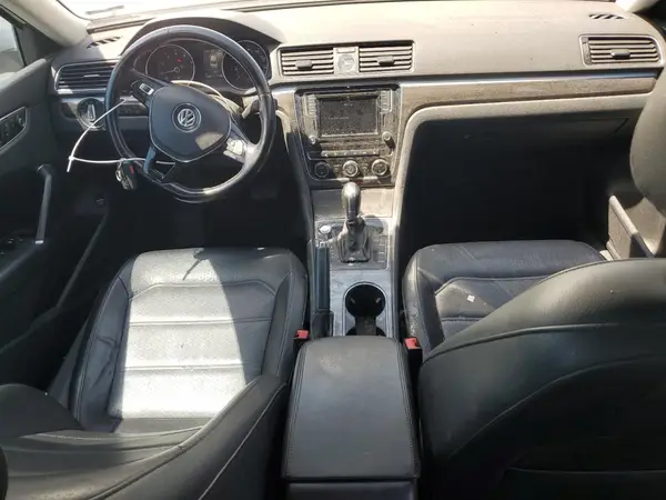 1VWGT7A3XHC061502 2017 VOLKSWAGEN PASSAT - Image 8