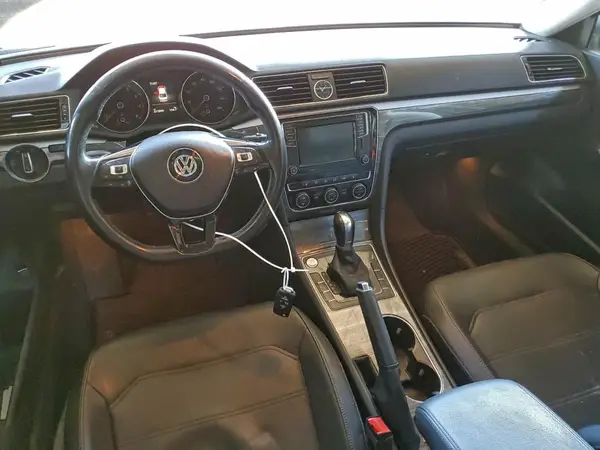 1VWGT7A3XHC066148 2017 VOLKSWAGEN PASSAT - Image 8