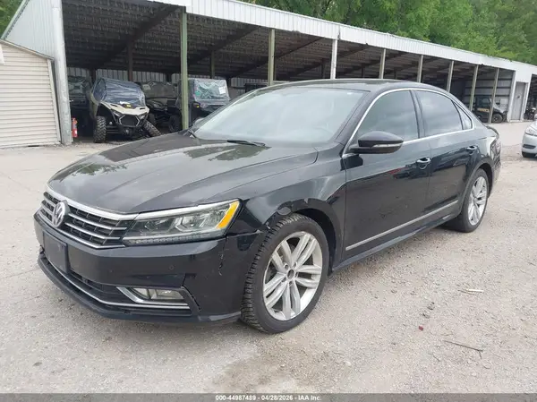 1VWGT7A3XHC068935 2017 VOLKSWAGEN PASSAT - Image 2