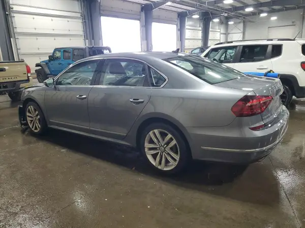 1VWGT7A3XHC075710 2017 VOLKSWAGEN PASSAT - Image 2