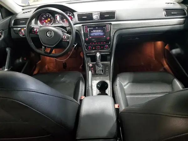 1VWGT7A3XHC075710 2017 VOLKSWAGEN PASSAT - Image 8