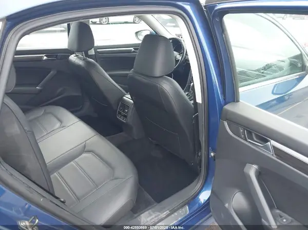 1VWGT7A3XHC078607 2017 VOLKSWAGEN PASSAT - Image 8