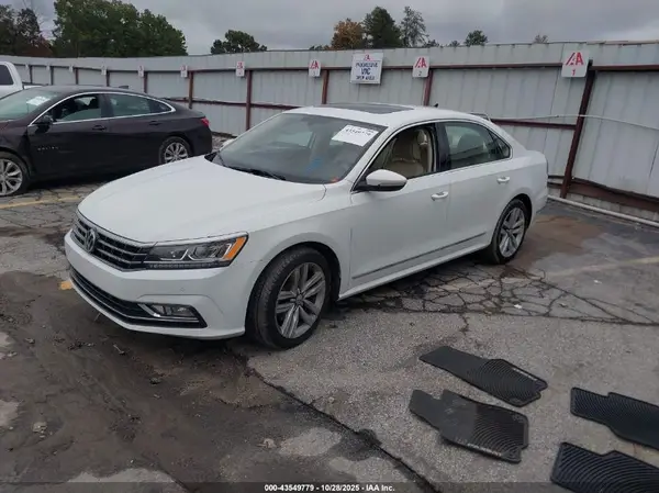 1VWHM7A37HC042178 2017 VOLKSWAGEN PASSAT - Image 2