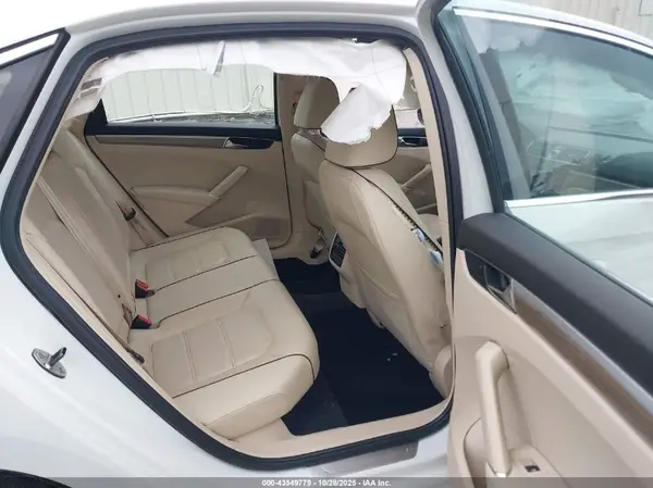 1VWHM7A37HC042178 2017 VOLKSWAGEN PASSAT - Image 8