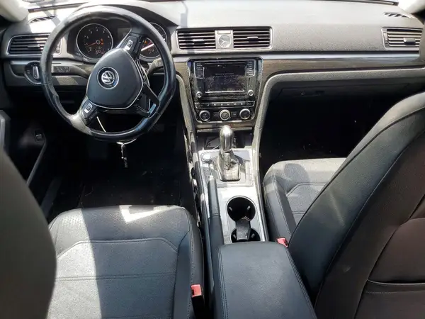 1VWHM7A38HC061774 2017 VOLKSWAGEN PASSAT - Image 8