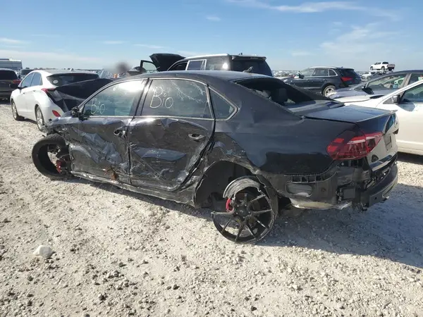 1VWJM7A30JC022264 2018 VOLKSWAGEN PASSAT - Image 2