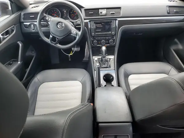 1VWJM7A30JC026590 2018 VOLKSWAGEN PASSAT - Image 8
