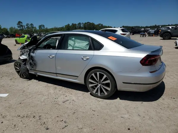 1VWJM7A30JC027948 2018 VOLKSWAGEN PASSAT - Image 2