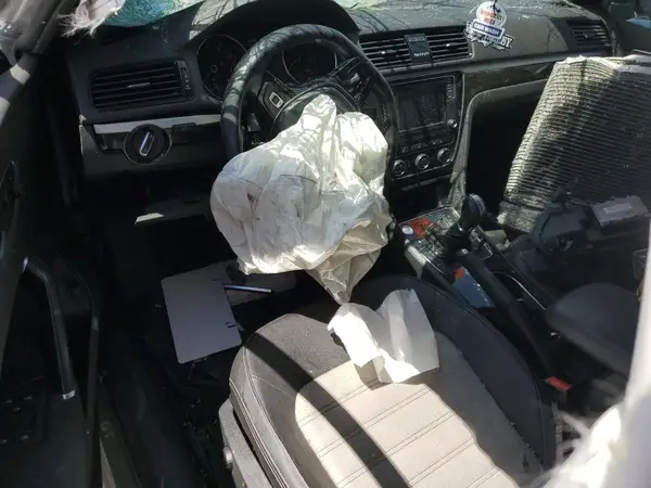 1VWJM7A30JC027948 2018 VOLKSWAGEN PASSAT - Image 8