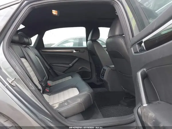 1VWJM7A30JC033264 2018 VOLKSWAGEN PASSAT - Image 8