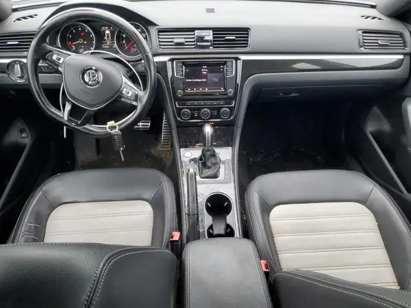 1VWJM7A30JC049951 2018 VOLKSWAGEN PASSAT - Image 8