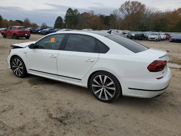 1VWJM7A31JC028798 2018 VOLKSWAGEN PASSAT - Image 2