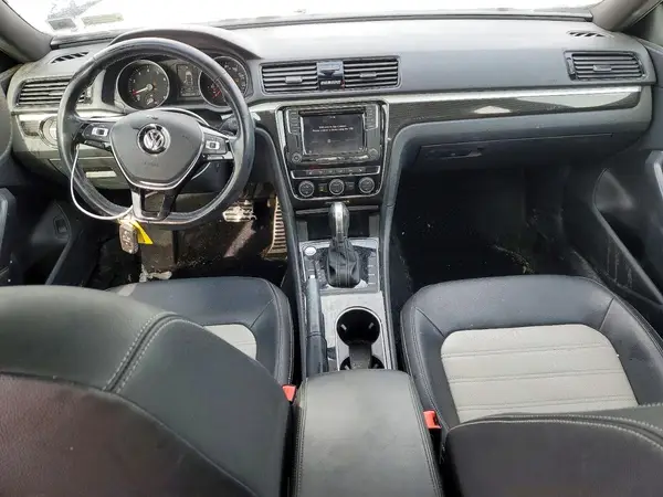 1VWJM7A31JC032852 2018 VOLKSWAGEN PASSAT - Image 8