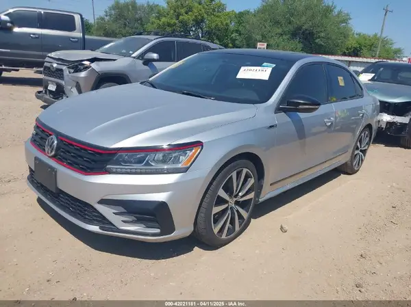 1VWJM7A31JC035265 2018 VOLKSWAGEN PASSAT - Image 2