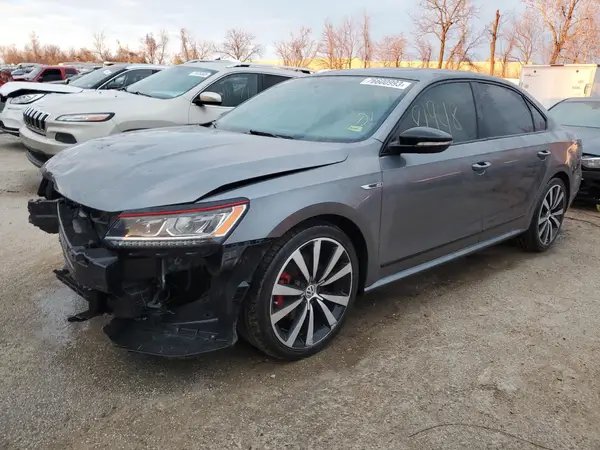 1VWJM7A31JC038795 2018 VOLKSWAGEN PASSAT - Image 1