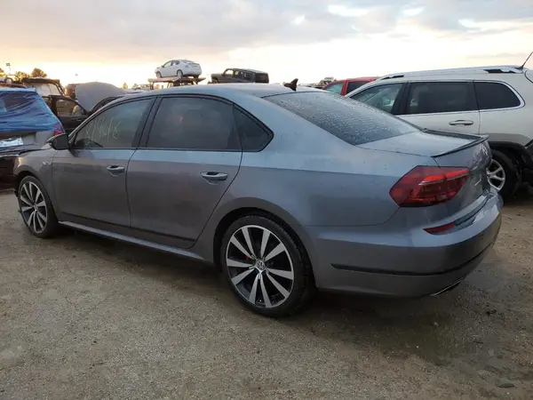 1VWJM7A31JC038795 2018 VOLKSWAGEN PASSAT - Image 2