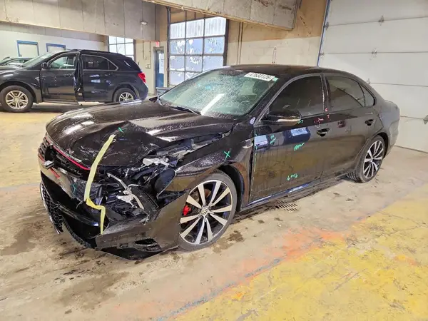 1VWJM7A31JC039333 2018 VOLKSWAGEN PASSAT - Image 1