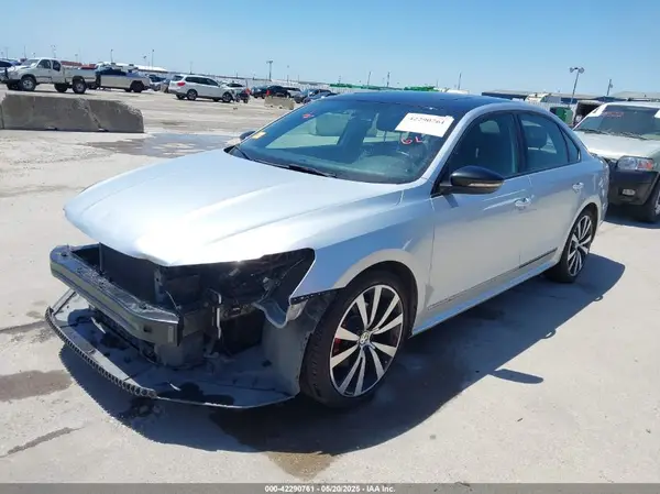 1VWJM7A31JC040126 2018 VOLKSWAGEN PASSAT - Image 2