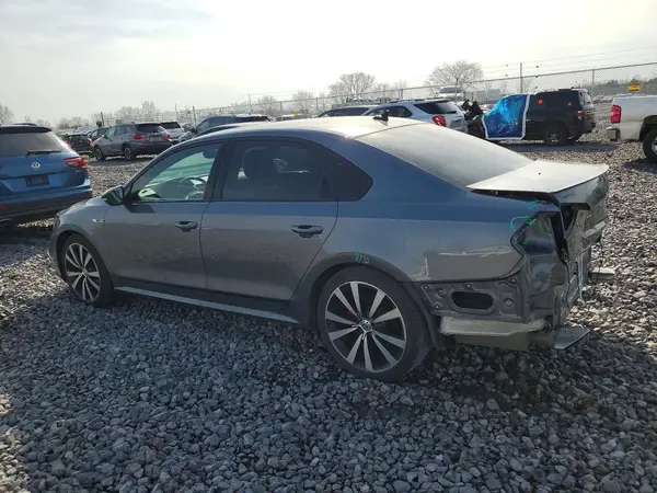 1VWJM7A32JC040569 2018 VOLKSWAGEN PASSAT - Image 2