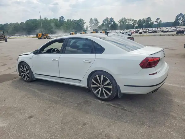 1VWJM7A32JC048980 2018 VOLKSWAGEN PASSAT - Image 2