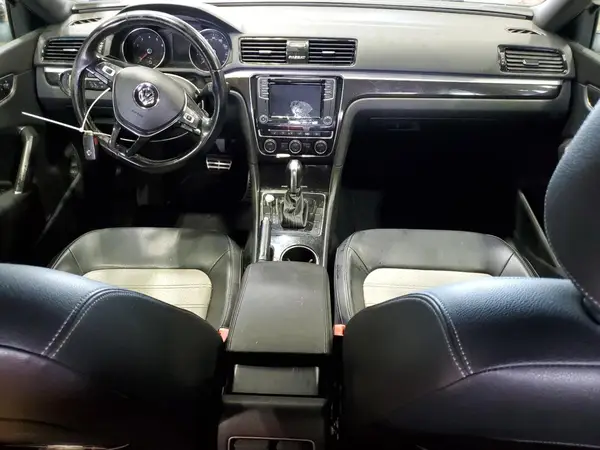 1VWJM7A33JC032576 2018 VOLKSWAGEN PASSAT - Image 8