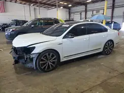 1VWJM7A33JC036840 2018 VOLKSWAGEN PASSAT
