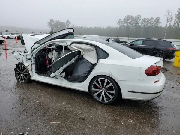 1VWJM7A33JC039902 2018 VOLKSWAGEN PASSAT - Image 2