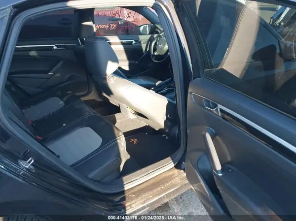1VWJM7A33JC046493 2018 VOLKSWAGEN PASSAT - Image 8